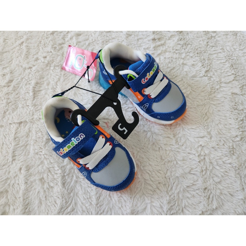 Cocomelon Toddler Boys SIZE 5 Light Up Athletic Sneaker ‎ color BLUE New